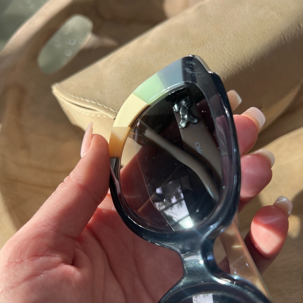 Chloe’ Navy Sunglasses with colorful accent - Picture 7 of 7